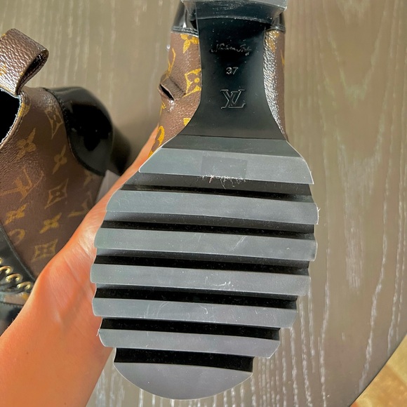 Louis Vuitton Star Trail Ankle Boot - Picture 9 of 10